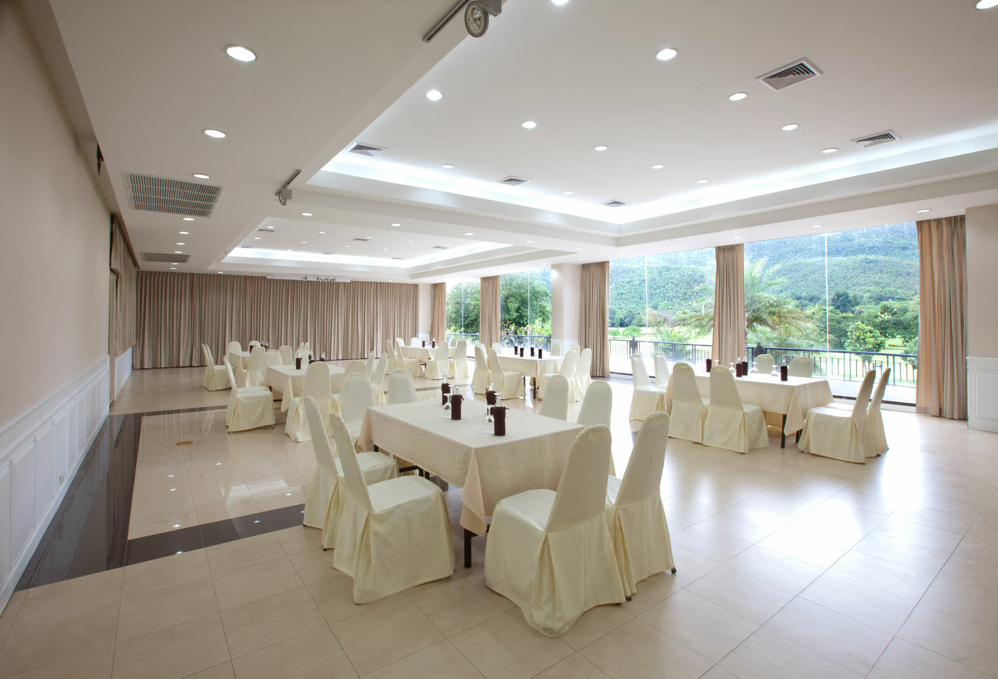 Alpine Golf Resort Chiang Mai Ban Huai Sai Nua Экстерьер фото