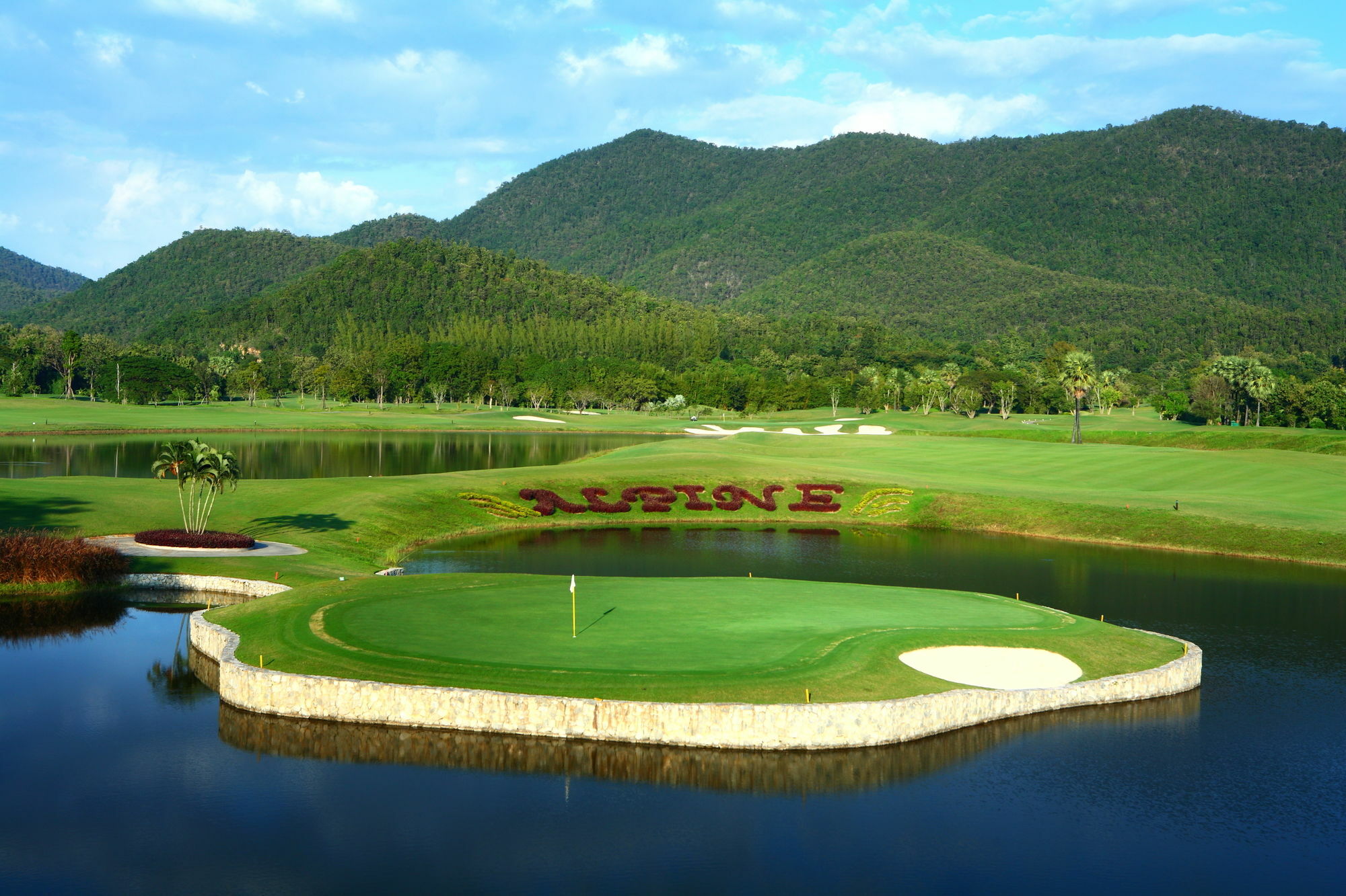 Alpine Golf Resort Chiang Mai Ban Huai Sai Nua Экстерьер фото